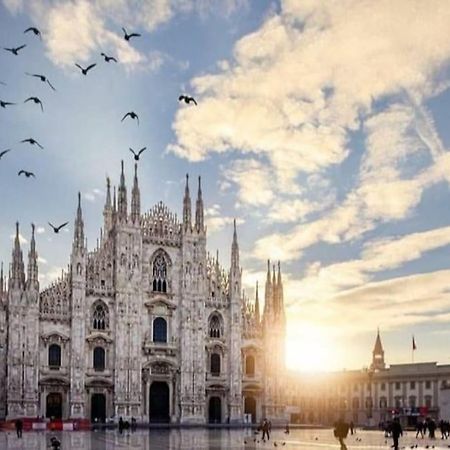 Ad Un Passo Dal Duomo Elegante Appartamento Wifi Milano Eksteriør billede